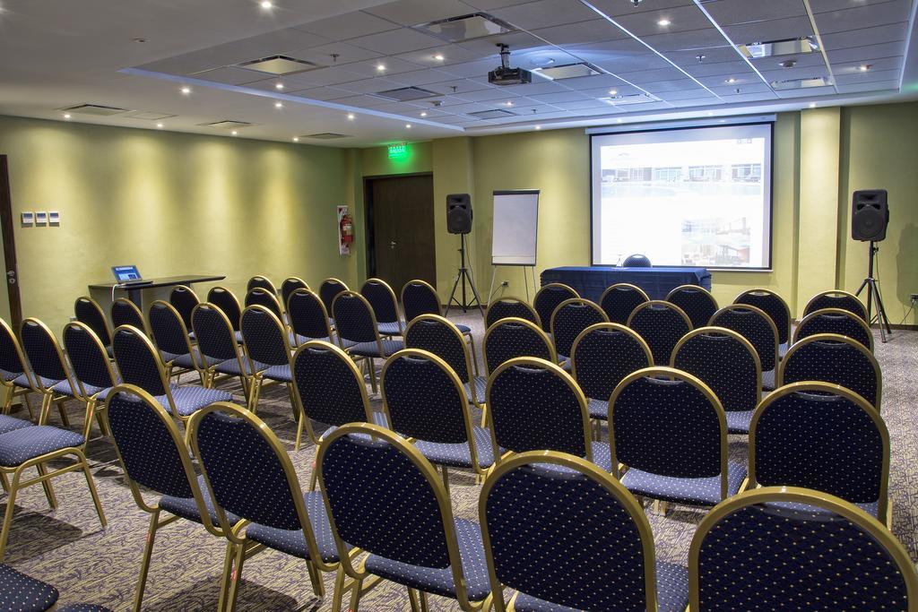 Howard Johnson Hotel Neuquen