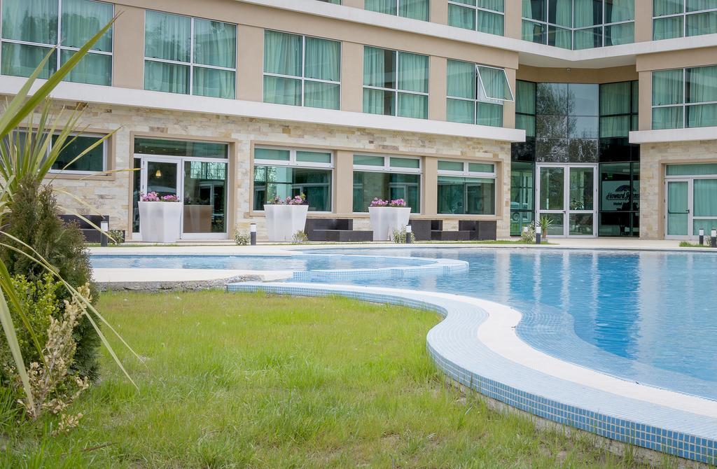 Howard Johnson Hotel