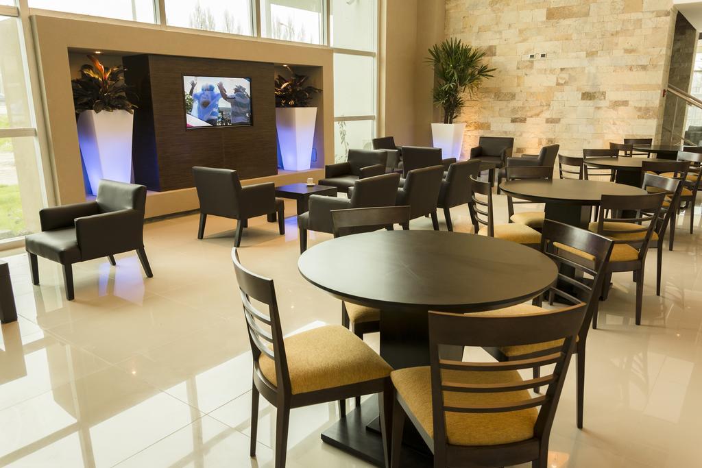 Howard Johnson Hotel 4*