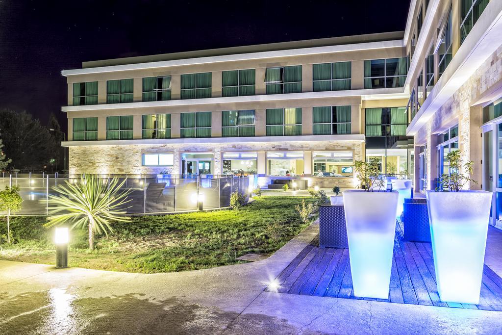 Howard Johnson Hotel 4*