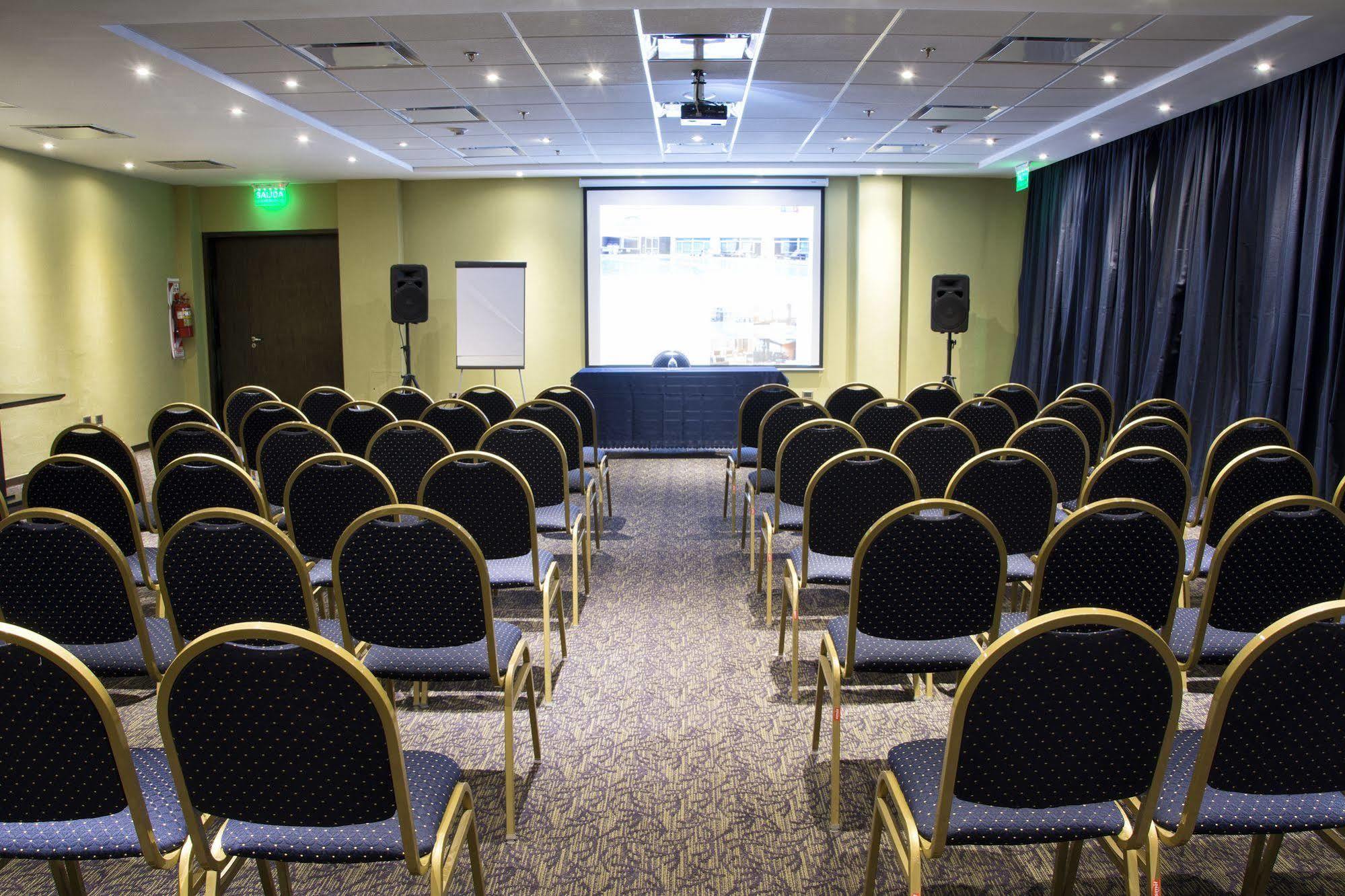 Hotel Howard Johnson Neuquen