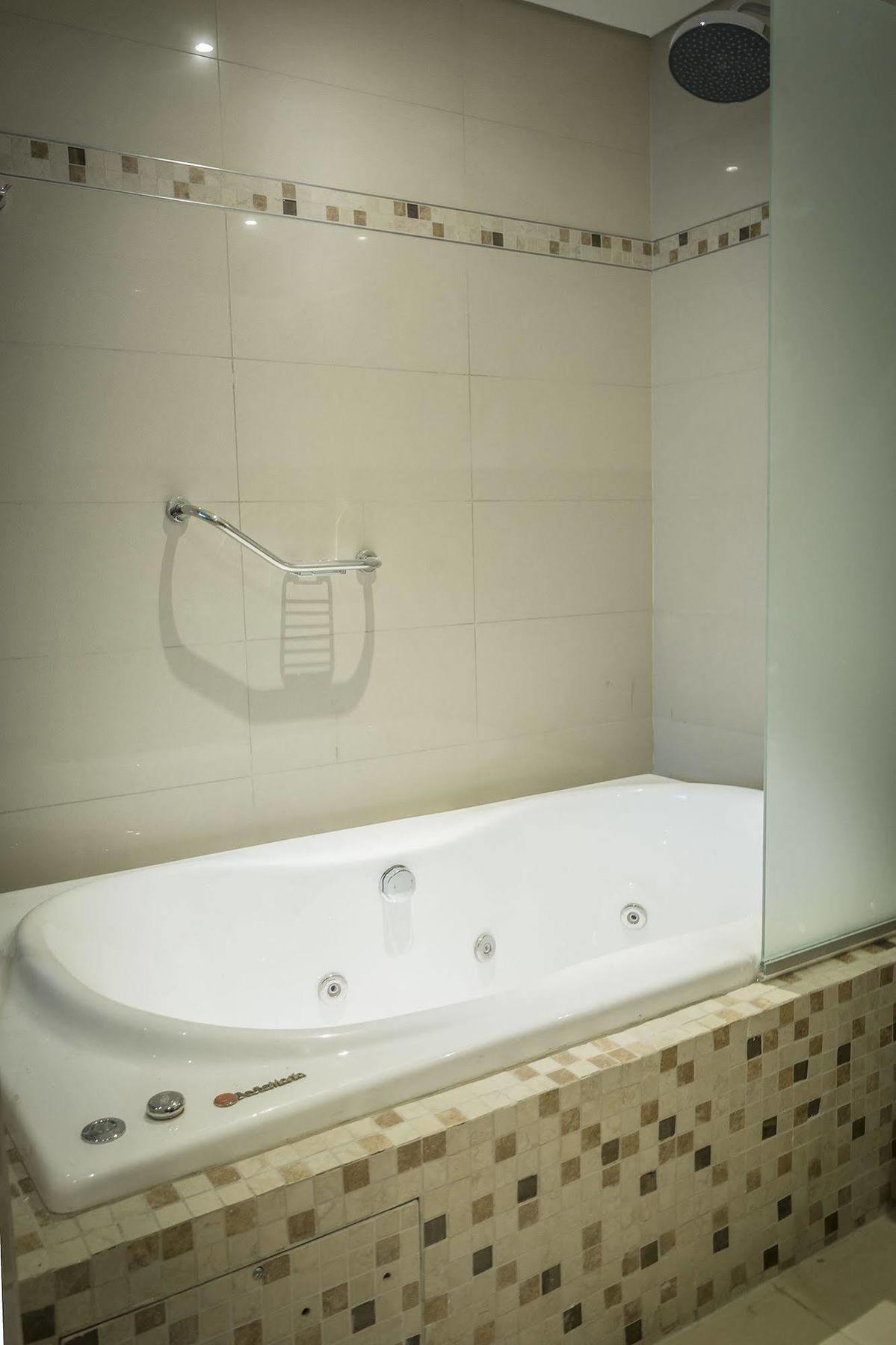 Hotel Howard Johnson 4*